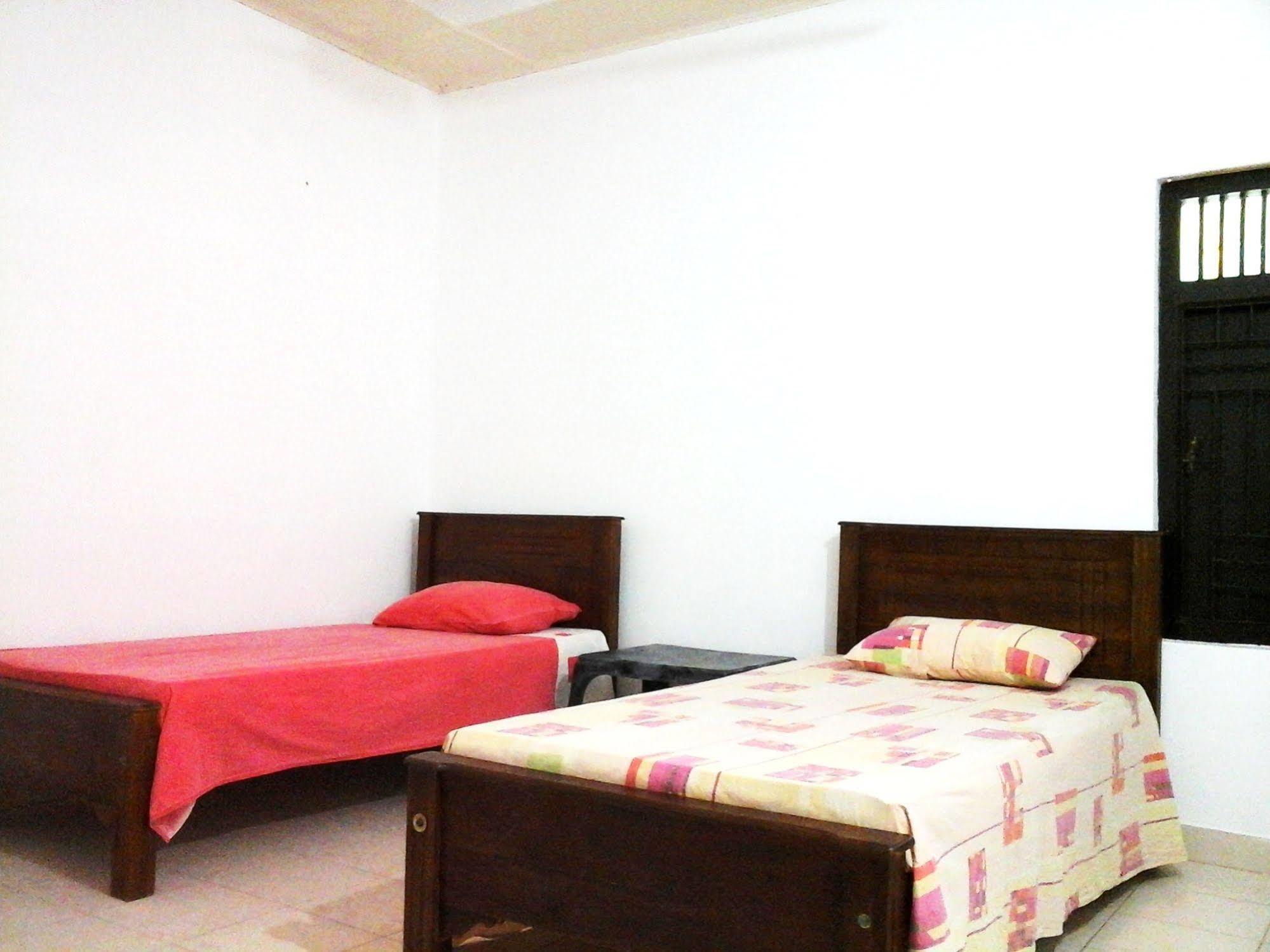 Mazz Homestay Negombo Exterior foto